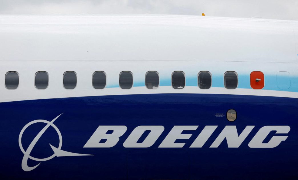 Boeing sees $3.5B cash flow loss due to labor