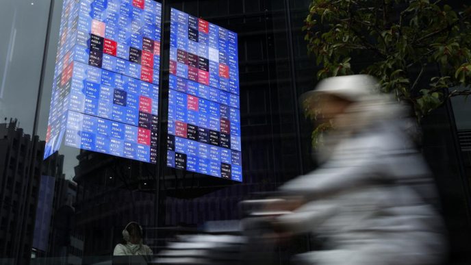 Japan Tech Selloff Extends as DeepSeek Pressures