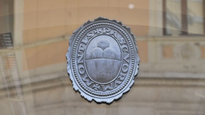 Mediobanca rejects Monte dei Paschi bid as lacking