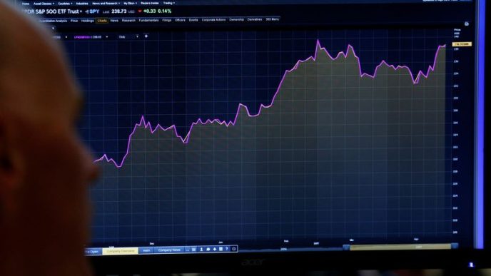 S&P, Nasdaq futures regain some ground after tech