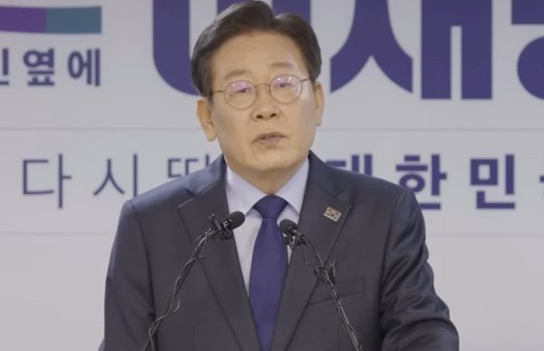 South Koreans Separate Support on PPP and President Yoon