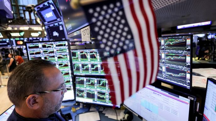 Stocks hover near new records, oil ebbs