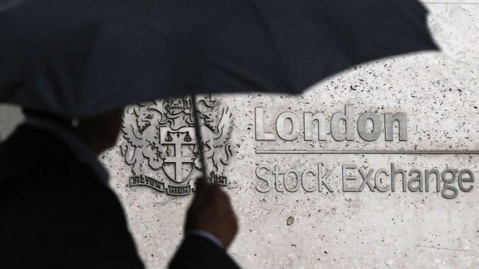 &copy; Reuters.  U.K. stocks higher at close of trade; Investing.com United Kingdom 100 up 0.22%