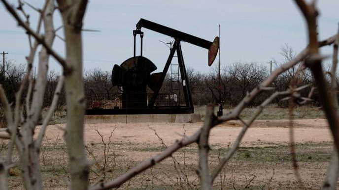 US oilfield firms face pricing squeeze as fracking