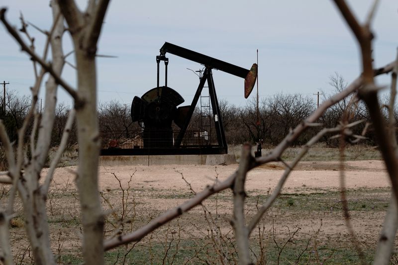 US oilfield firms face pricing squeeze as fracking