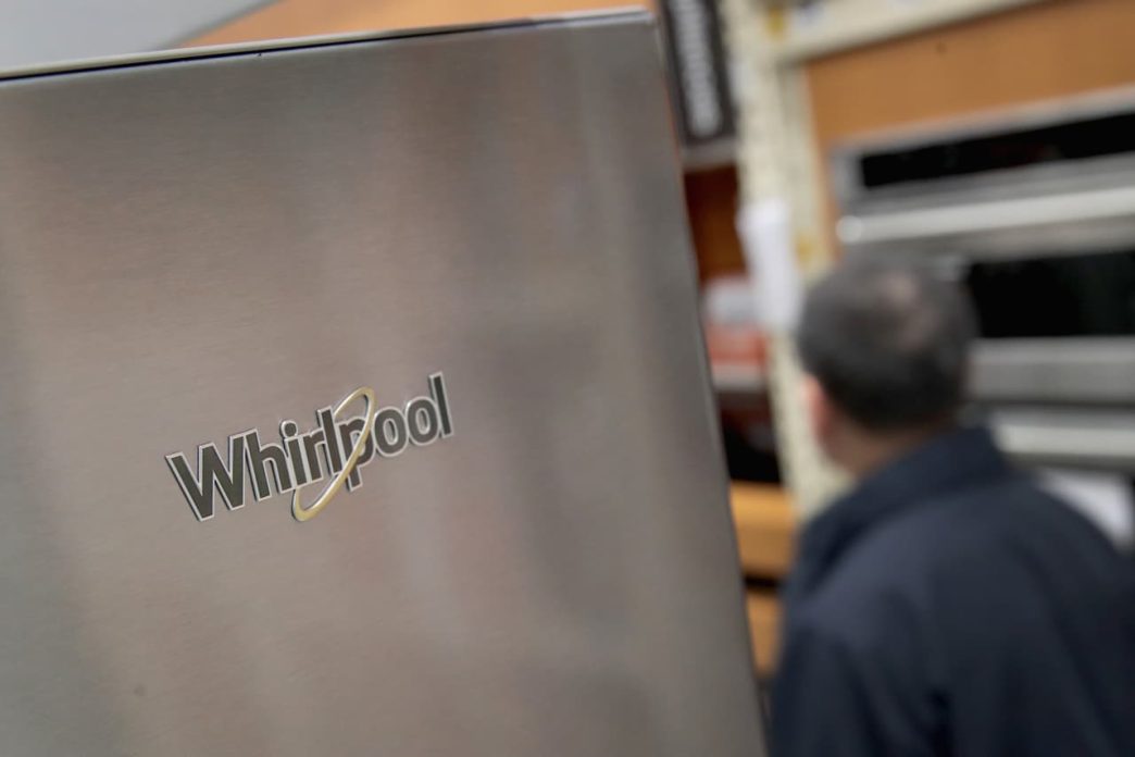 Whirlpool swings to a loss and guides for more