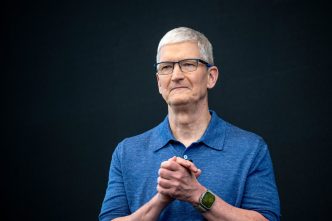 Apple blames name-calling glitch on its new AI