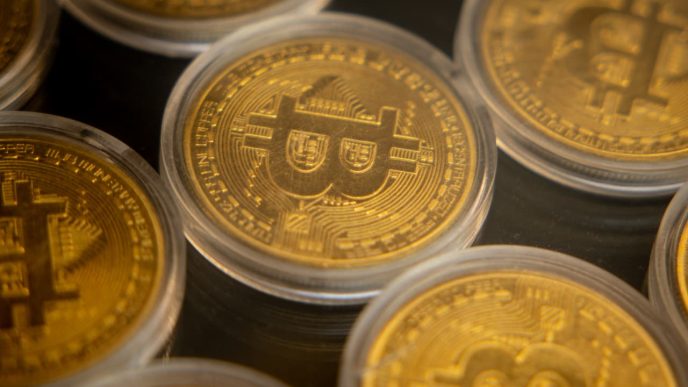 Bitcoin rebounds after Trump pauses Mexico, Canada