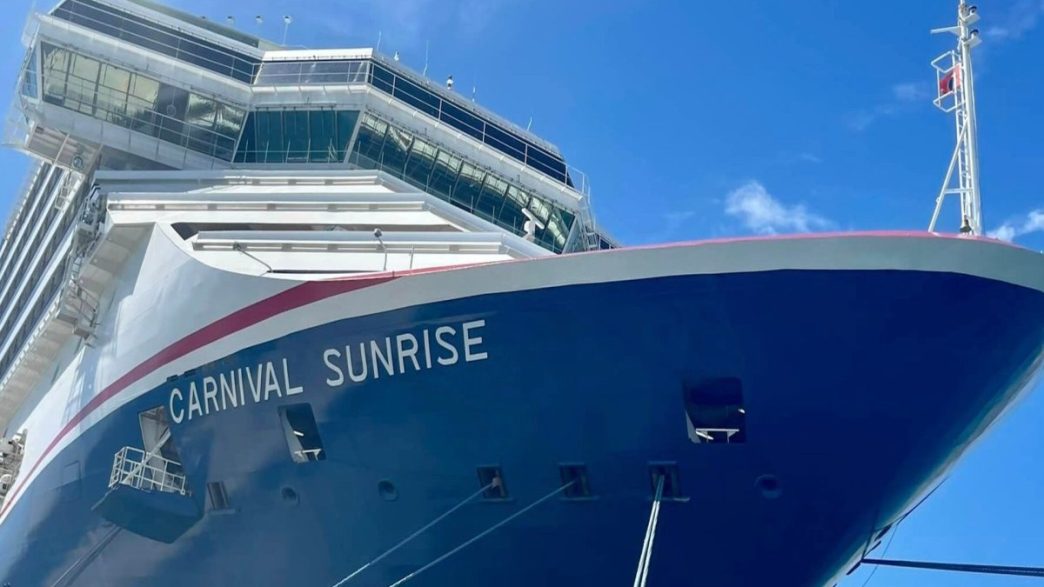 Carnival Cruise Line passengers mixed over