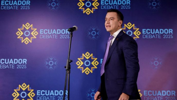 Ecuador president announces 27% tariff on Mexican