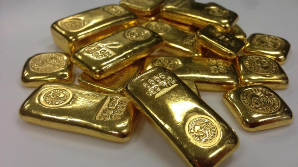 Gold hits record high as US-China trade war stokes