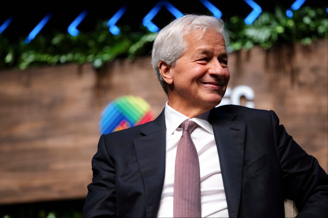 JPMorgan's CEO Doesn't Care About the Hybrid Work