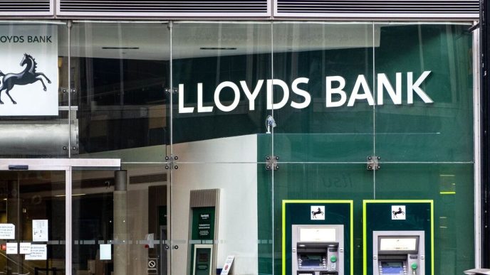 Lloyds Bank launches huge deal with £175 paid into