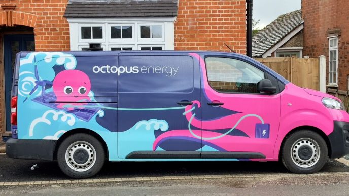 Octopus Energy giving £2,000 to Lloyds Bank and