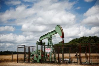 Oil little changed as market shrugs off China