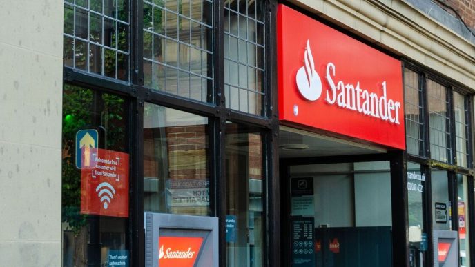 Two-day warning issued as Santander ends £150