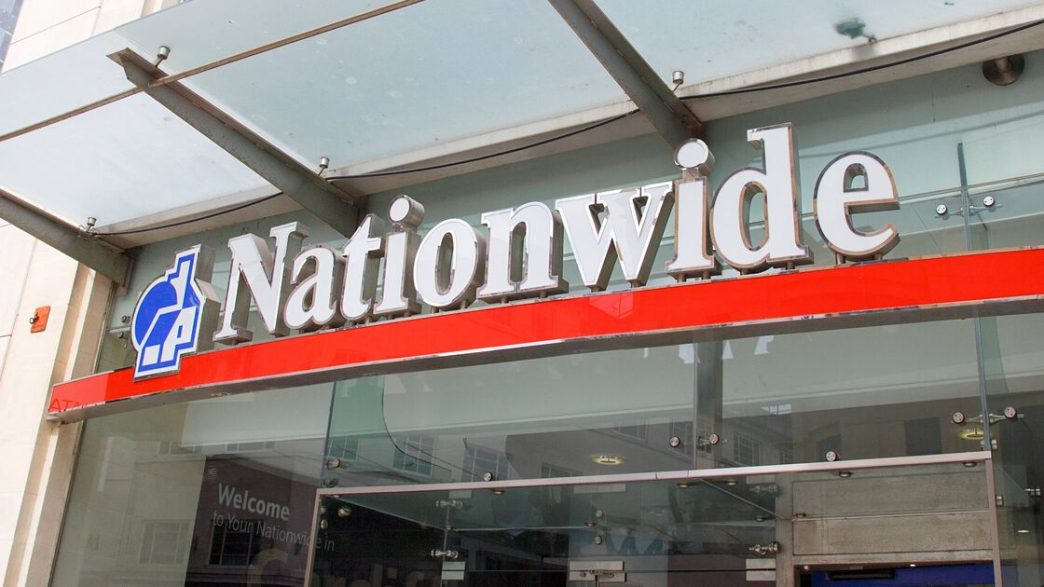 Nationwide set to give £100 bonuses as members