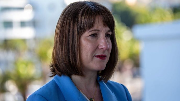 Rachel Reeves urged to scrap feared PIP cuts |